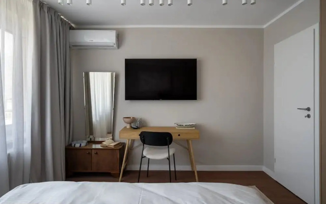 Views of all the Palaces 2BR Stunner