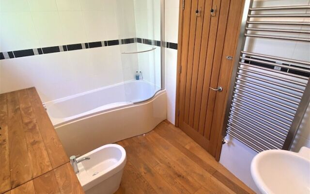 Prime Location- Detached Clifton Home With Parking