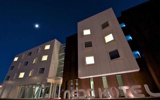 Le NexHotel