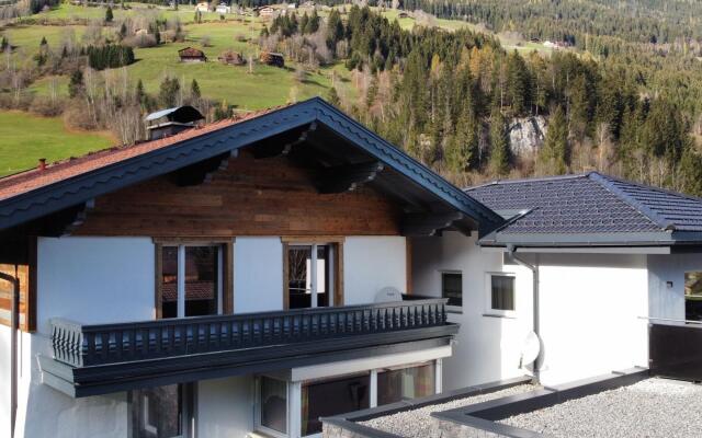Cozy Holiday Home in Königsleiten near Ski Bus Stop
