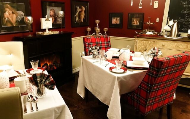 The Tartan House B & B