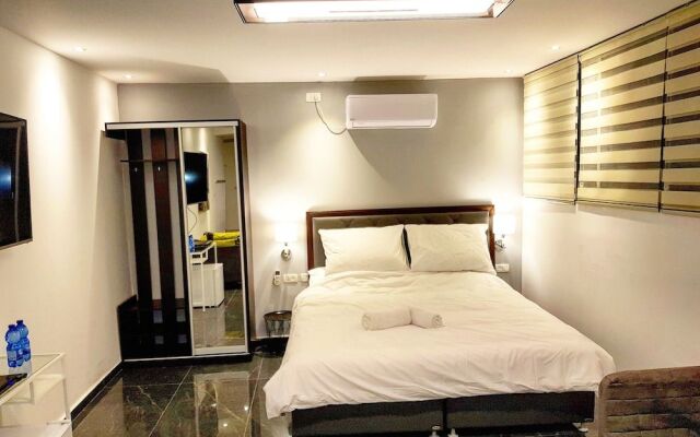 Lago Suites Hotel
