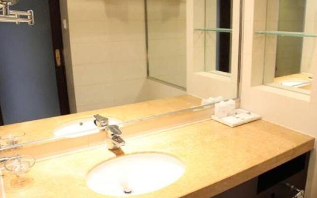 She & He Apartment - Zhujiang New Offshore