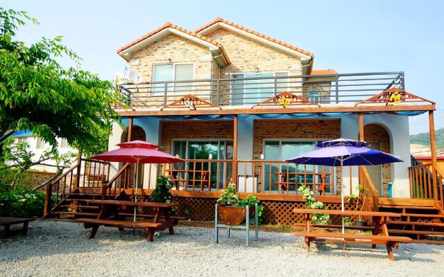Buan Jayeon Garden Pension