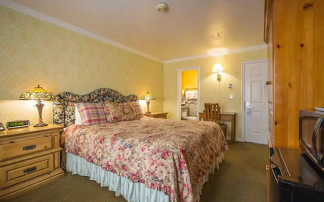 Carmel Inn And Suites