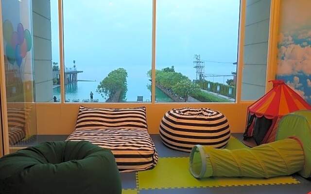 Reflection Jomtien Beach Condo by Dome