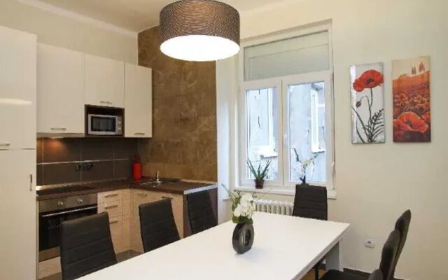 3 Bedroom Apartment Central Square