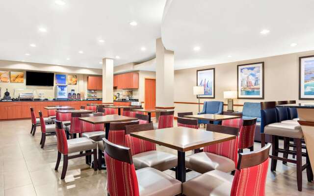 Comfort Suites Tampa Airport North