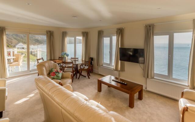 Observation Apartment On The Beach