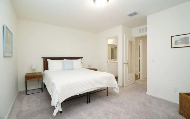 Rare Find Sleeps 13 Family Fun