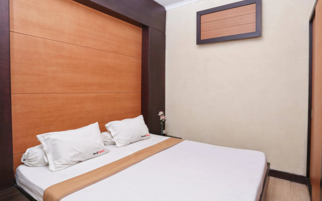 RedDoorz near Padma Beach