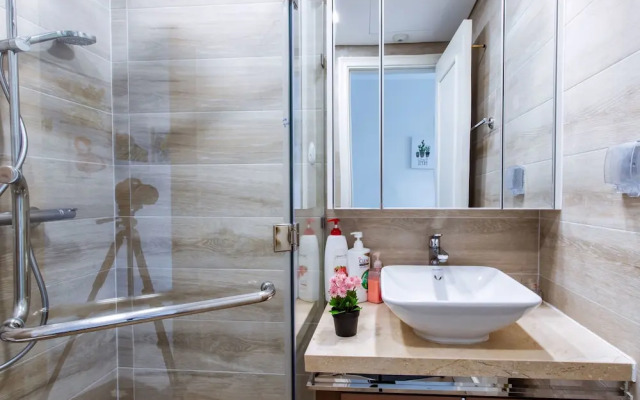 Lipbi Home-Central Luxury Apartment