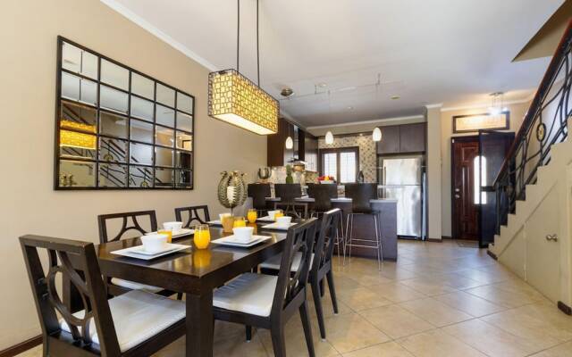 2BR 3BA Town Home w GYM Tennis Courts Pools
