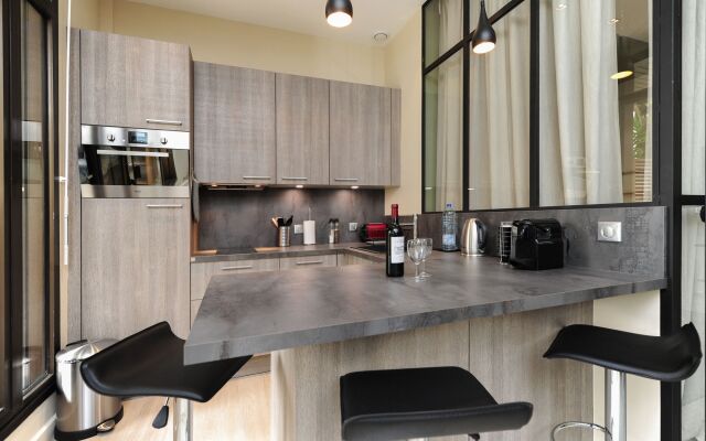 Gray d'Albion YourHostHelper