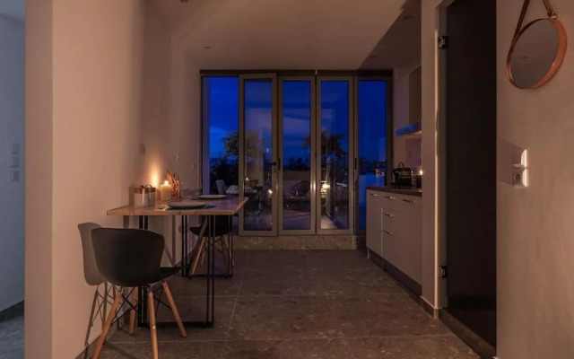 Mythos Luxury Suites