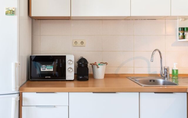 Spacious 2bdr Apartment With a Cute Balcony