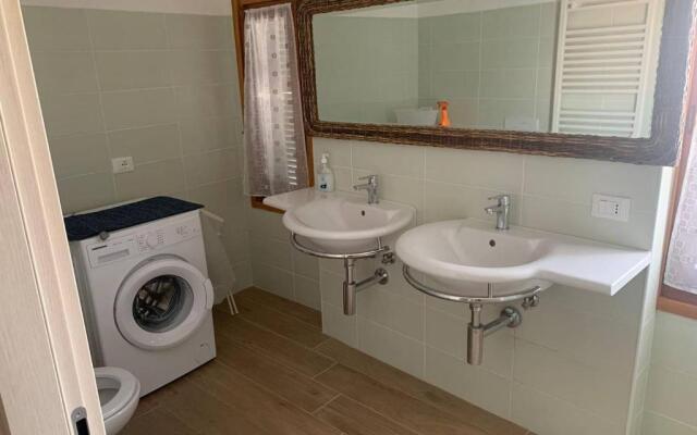 Casa indipendente su due livelli in Liguria-vista mare 6-7 Posti