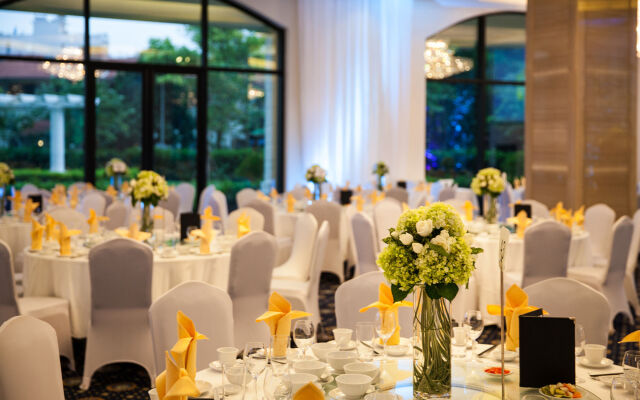 Elegant Suites Westlake
