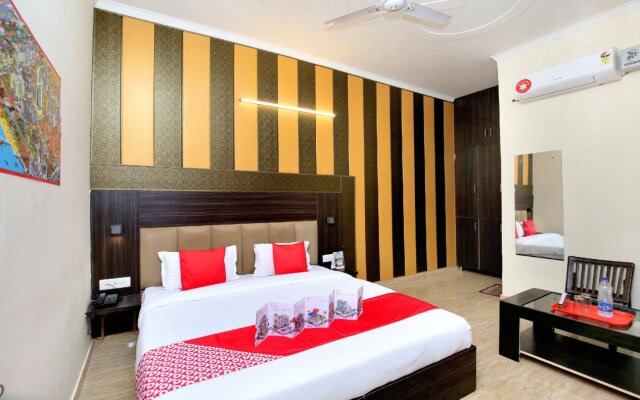 Hotel Royal Shades By OYO Rooms