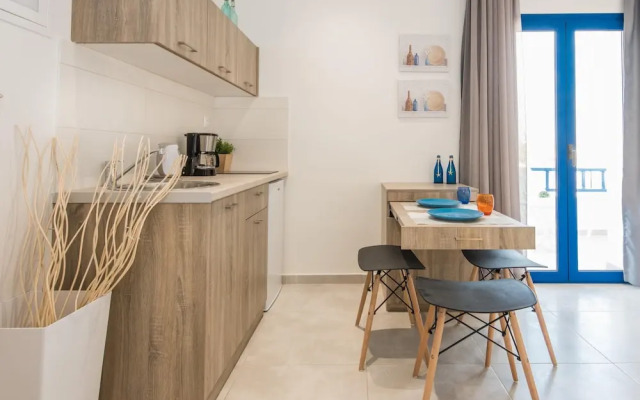 Mikes Beach Apartments & Studios