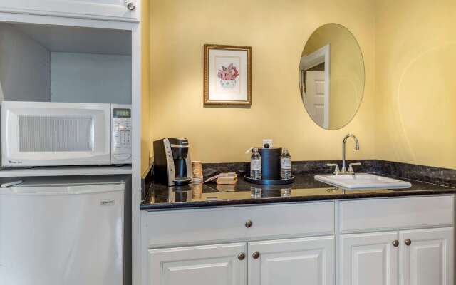 Essex Street Inn & Suites, an Ascend Collection Hotel