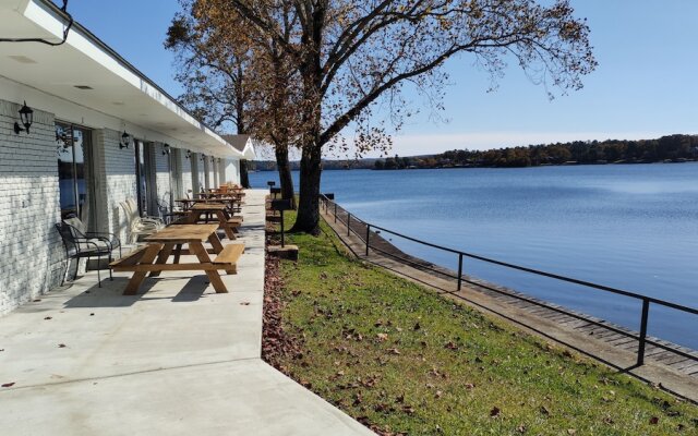 Willow Beach Resort