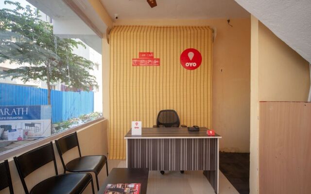 Oyo 25004 Vinayak Residency