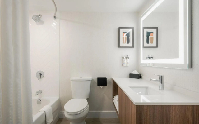 Holiday Inn & Suites Winnipeg Downtown by IHG