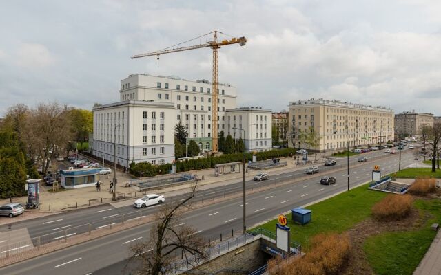 Metro Racławicka Studio by Renters