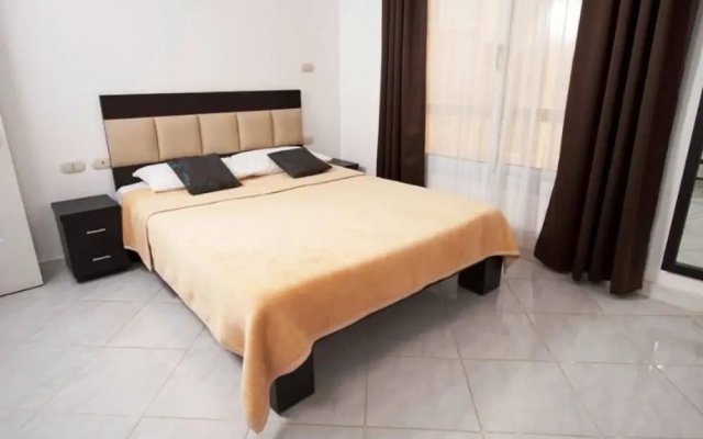 Apartment in Desert Pearl Resort