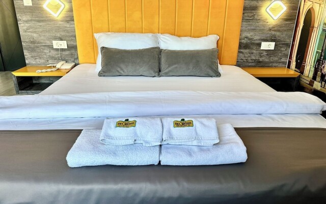 Hotel Del Medio