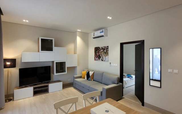 Chic 1-bedroom With Pool View