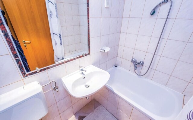 Amazing Home in Mundanije With Wifi and 3 Bedrooms