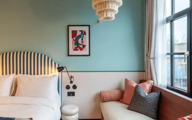 room2 Chiswick