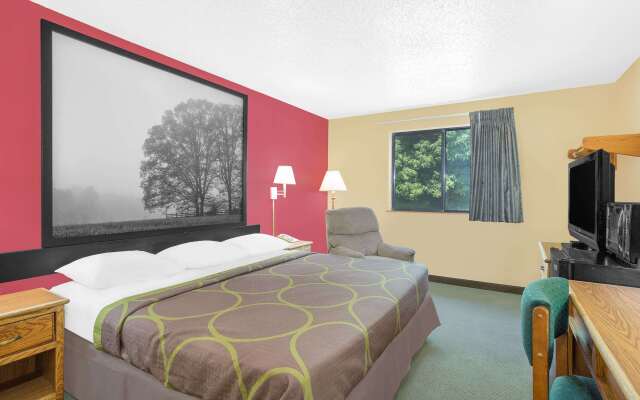 Super 8 by Wyndham Roanoke VA