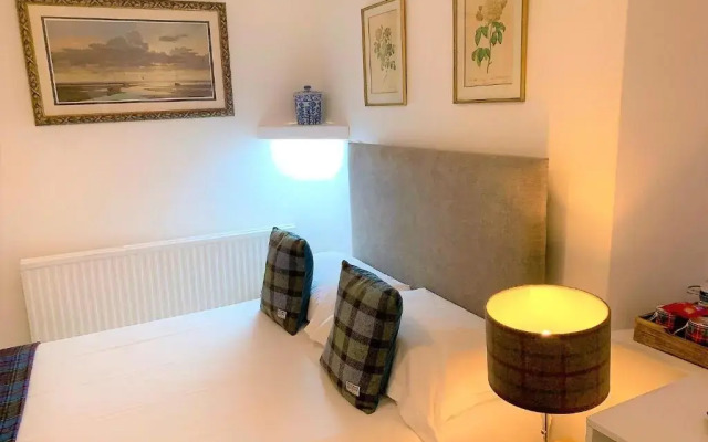 Torrs Warren Country House Hotel