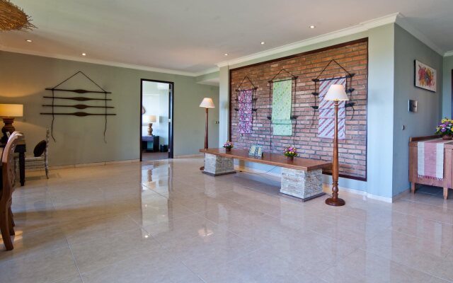 Hidden Hills Villas
