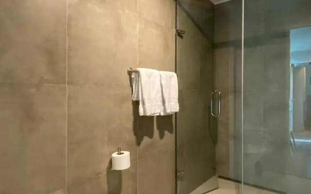 w Modern 1BR w AC Near Kennedy Park
