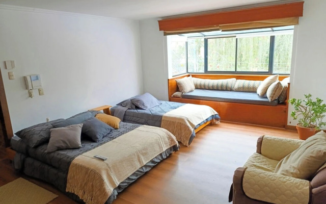 Hostal Mochiliers Bed and Breakfast