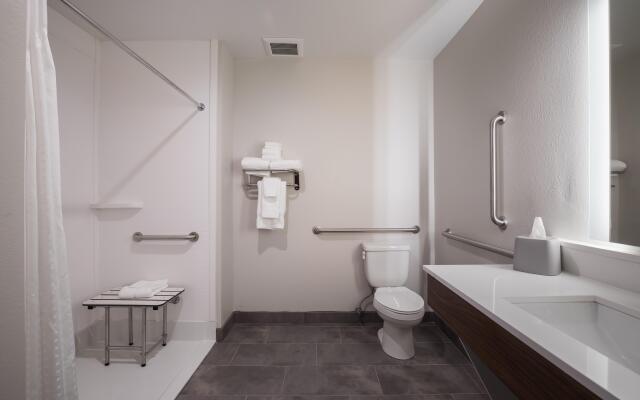Holiday Inn Express & Suites Chicago - Hoffman Estates by IHG