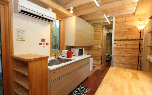 Qooneltas Container House In The Forest