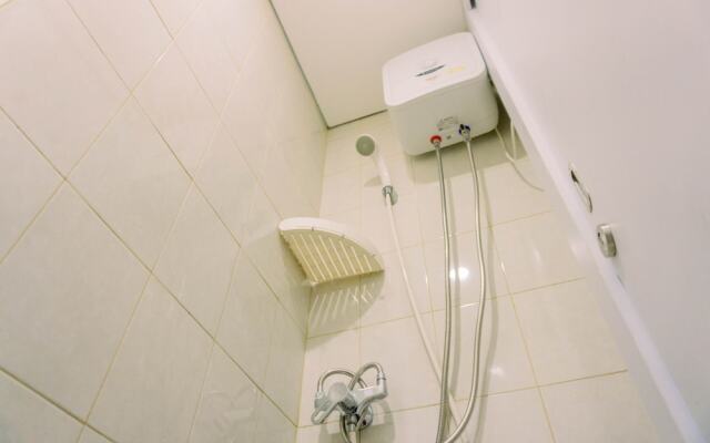 Homey And Cozy Living Studio Poris 88 Apartment