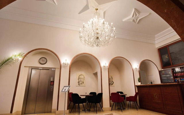 Hotel Grand