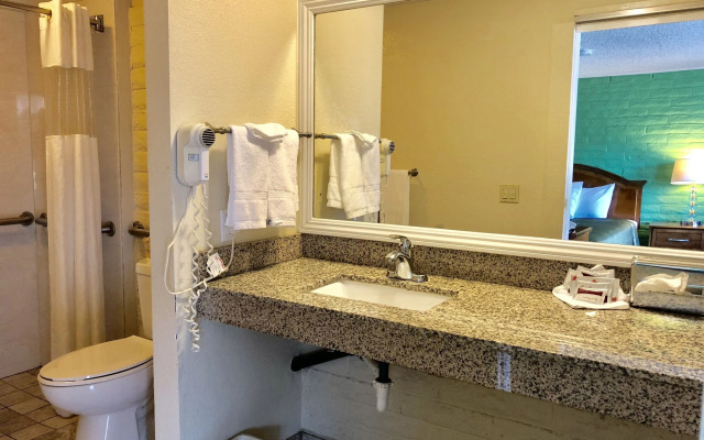 Hitching Post Studios Inn