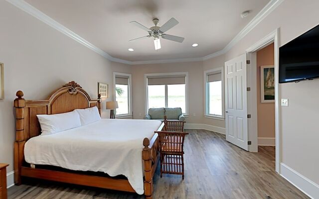 Boerboel's Beach Bungalow