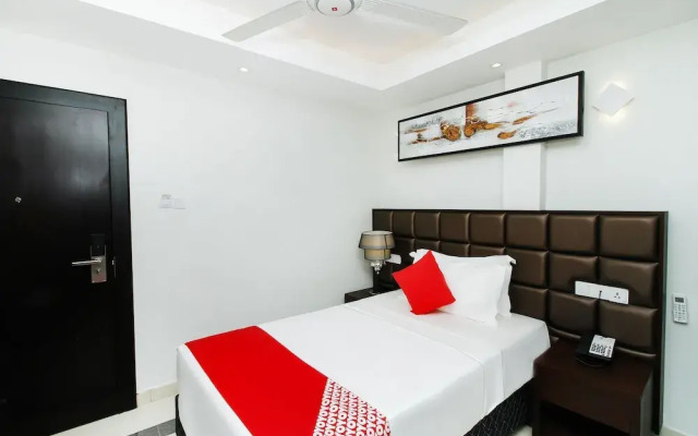 Capital O 358 Viveka Hotel