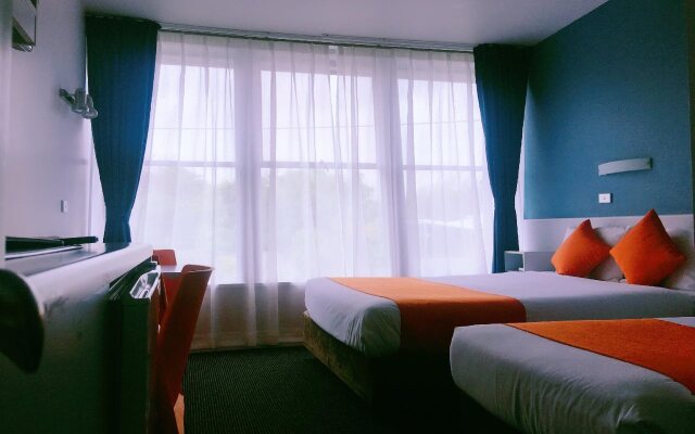 Waterfront Lodge Motel
