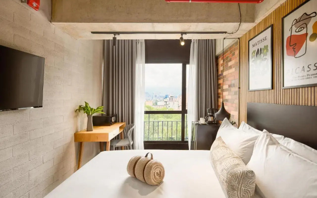 Urbit Social Lofts