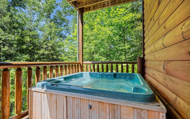 Luxurious Nine Bears Home Minutes Away to Gatlinburg by Redawning