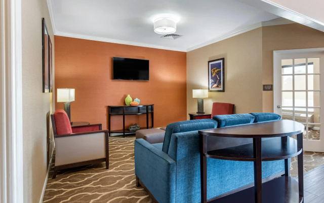 Comfort Inn & Suites Bryant - Benton